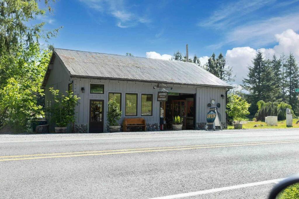 R & R Chalet At Mt. Rainier Эшфорд Экстерьер фото